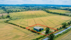 Barn for conversion in  Chearsley photo